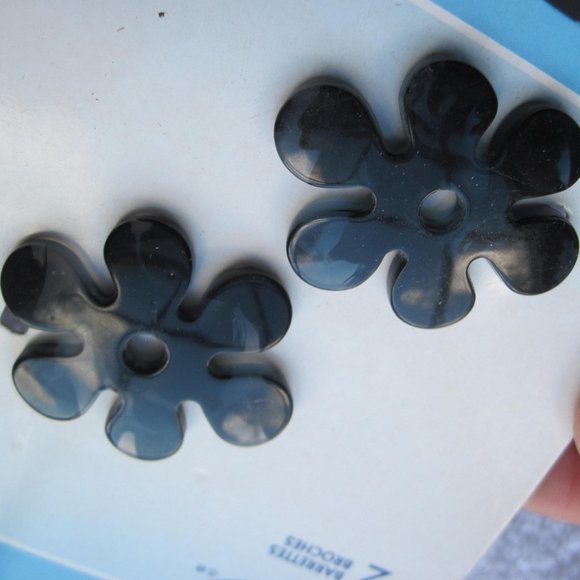 2 Goody 2002 Plastic Hippie Flower Hair Barrettes - Picture 3 of 11